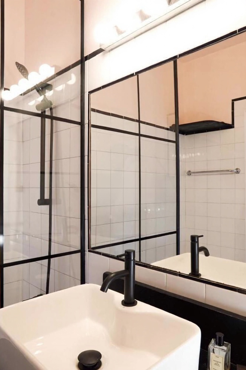 Beachfront studio in Ibiza — Bathroom