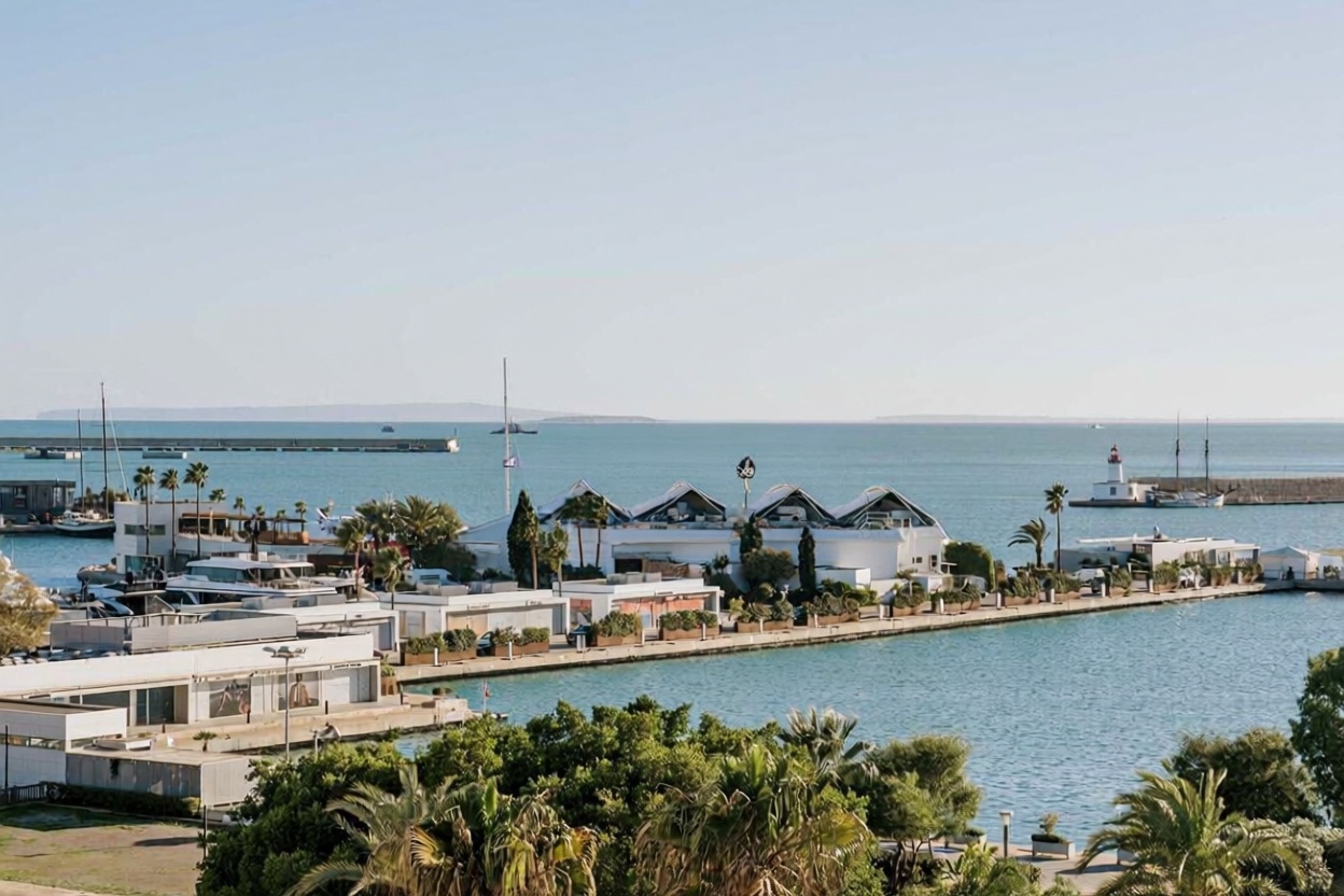 Wohnung in erste Strandlinie in Eivissa — Meerblick