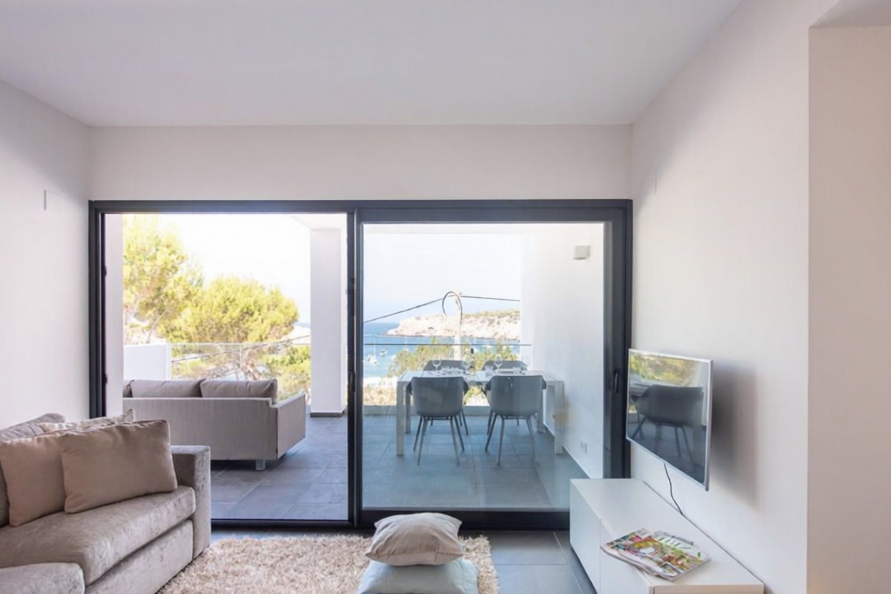 Beachfront flat in Sant Josep de sa Talaia — Living room