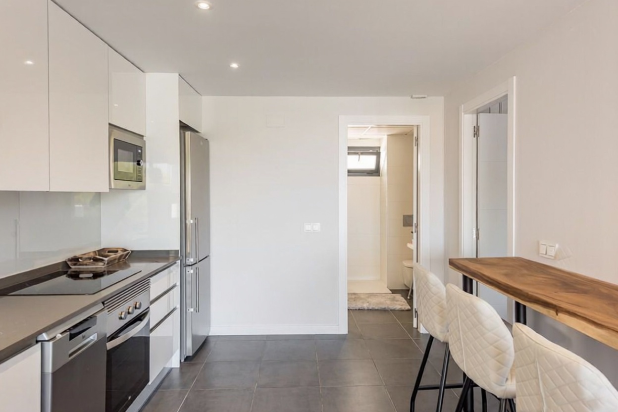 Beachfront flat in Sant Josep de sa Talaia — Kitchen