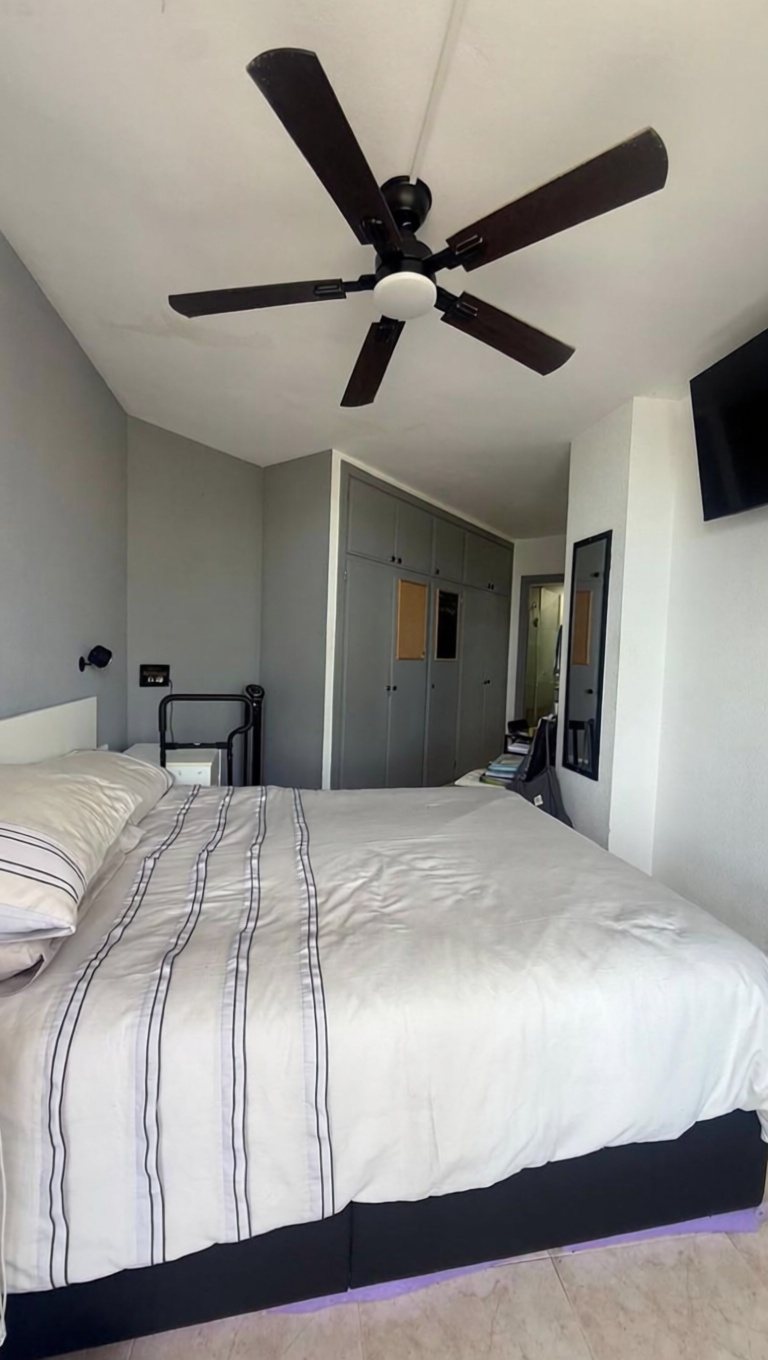 Beachfront flat in Sant Josep de sa Talaia — Bedroom