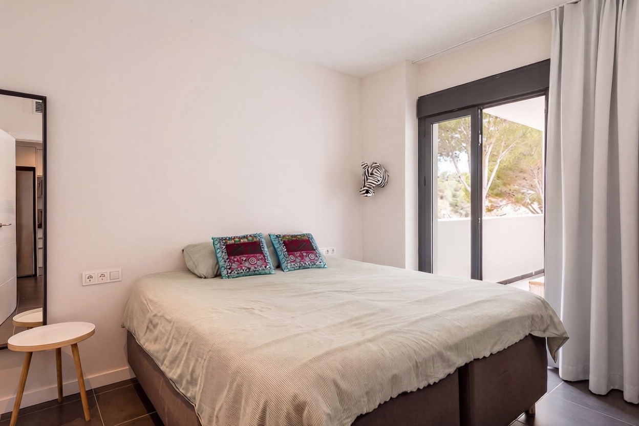 Beachfront flat in Sant Josep de sa Talaia — Bedroom