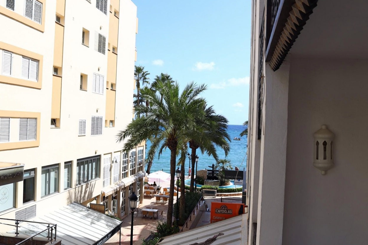 Apartamento em primeira linha de praia em Santa Eulalia del Río — Vista mar