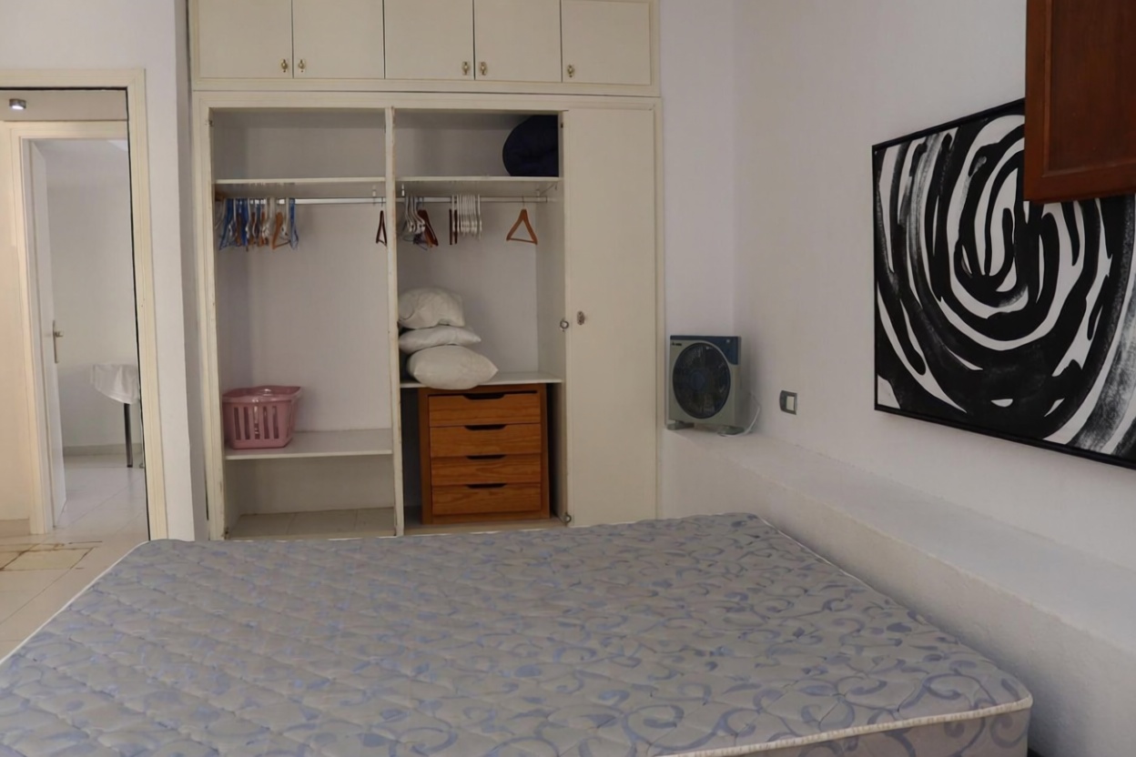 Apartamento em primeira linha de praia em Santa Eulalia del Río — Quarto