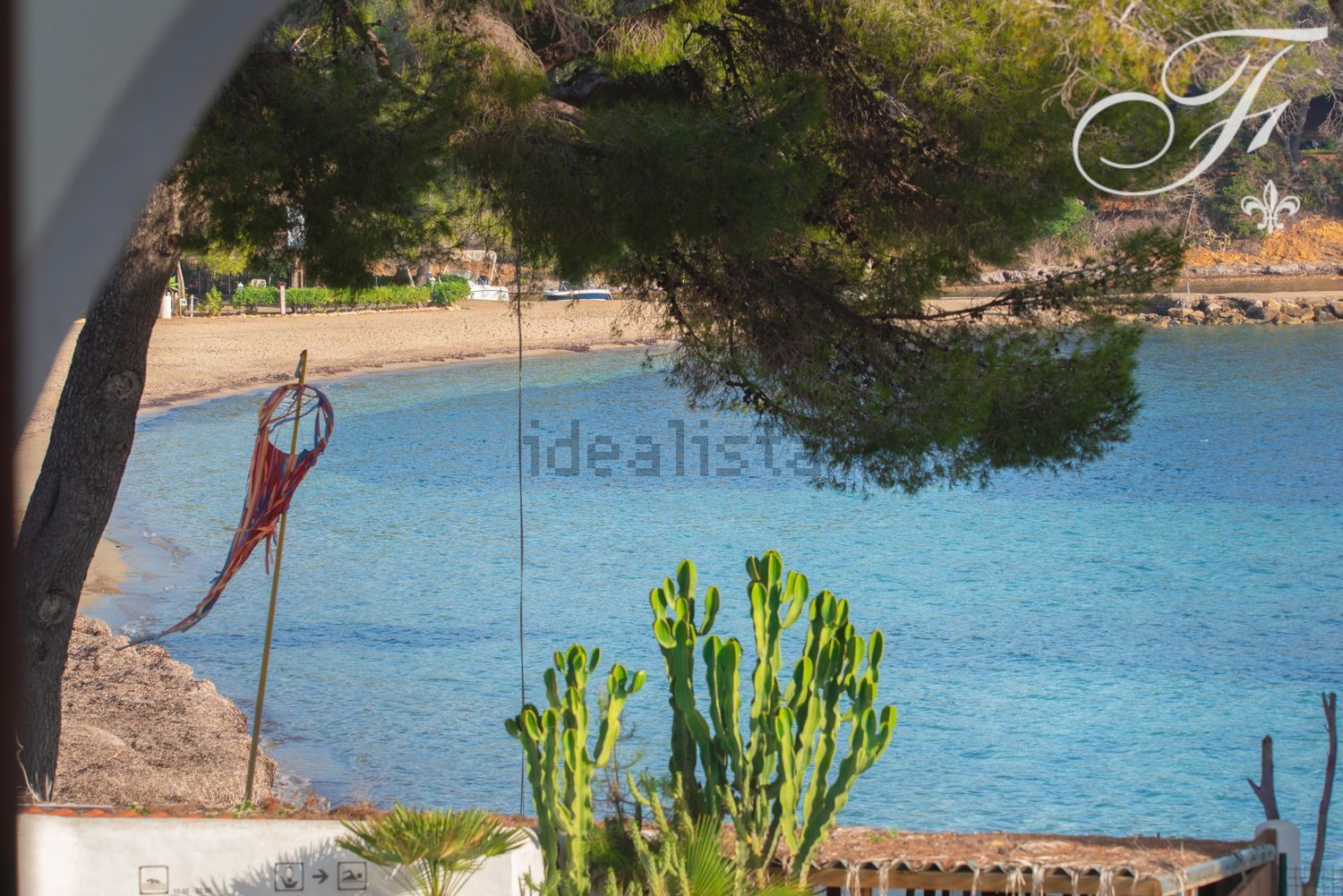 Wohnung in erste Strandlinie in Santa Eulalia del Río — Meerblick