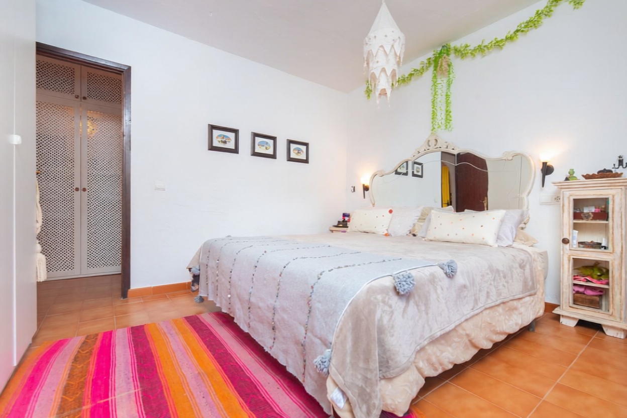 Apartamento em primeira linha de praia em Santa Eulalia del Río — Quarto