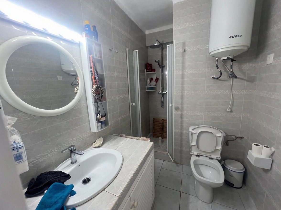 Beachfront flat in Sant Antoni de Portmany — Bathroom