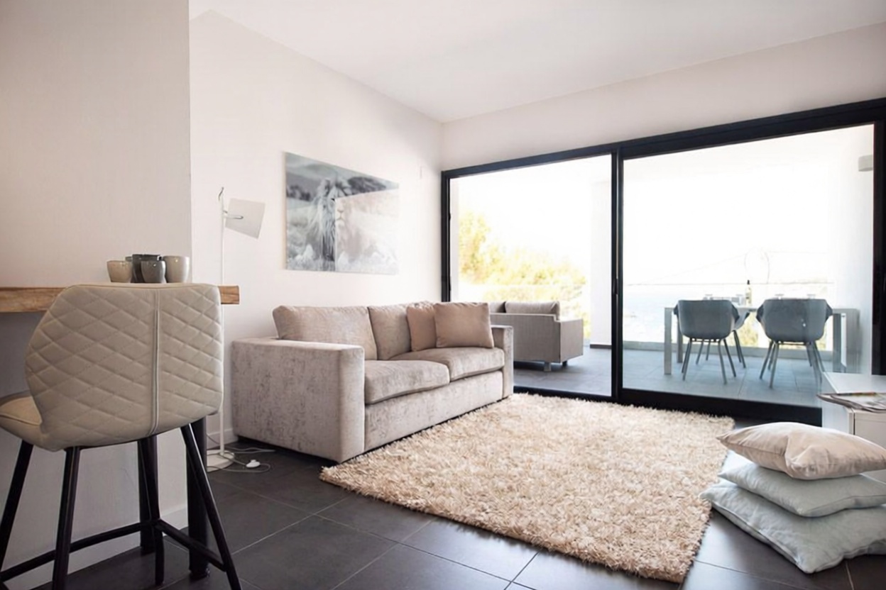 Beachfront flat in Sant Josep de sa Talaia — Living room