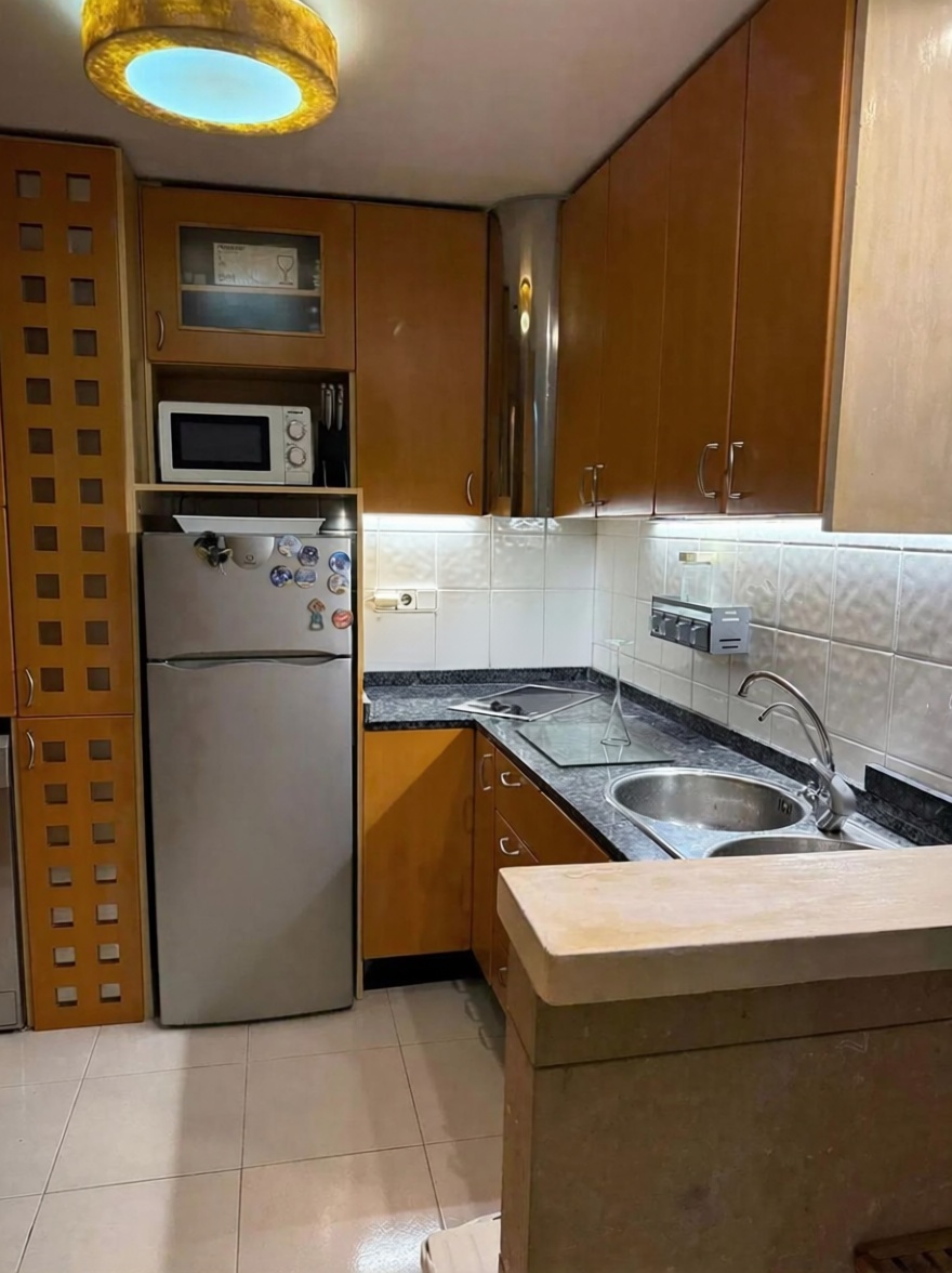 Beachfront flat in Sant Antoni de Portmany — Kitchen
