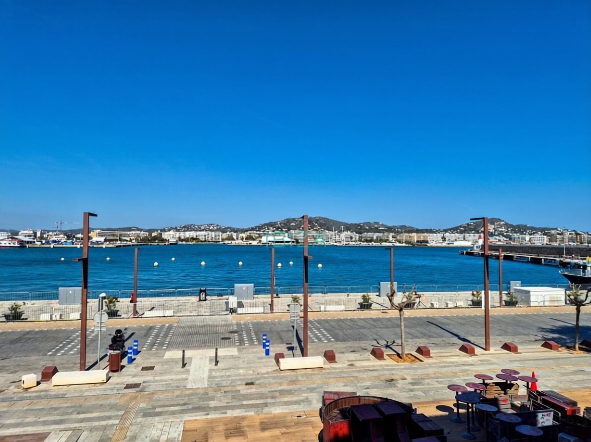 Wohnung in erste Strandlinie in Eivissa — Meerblick