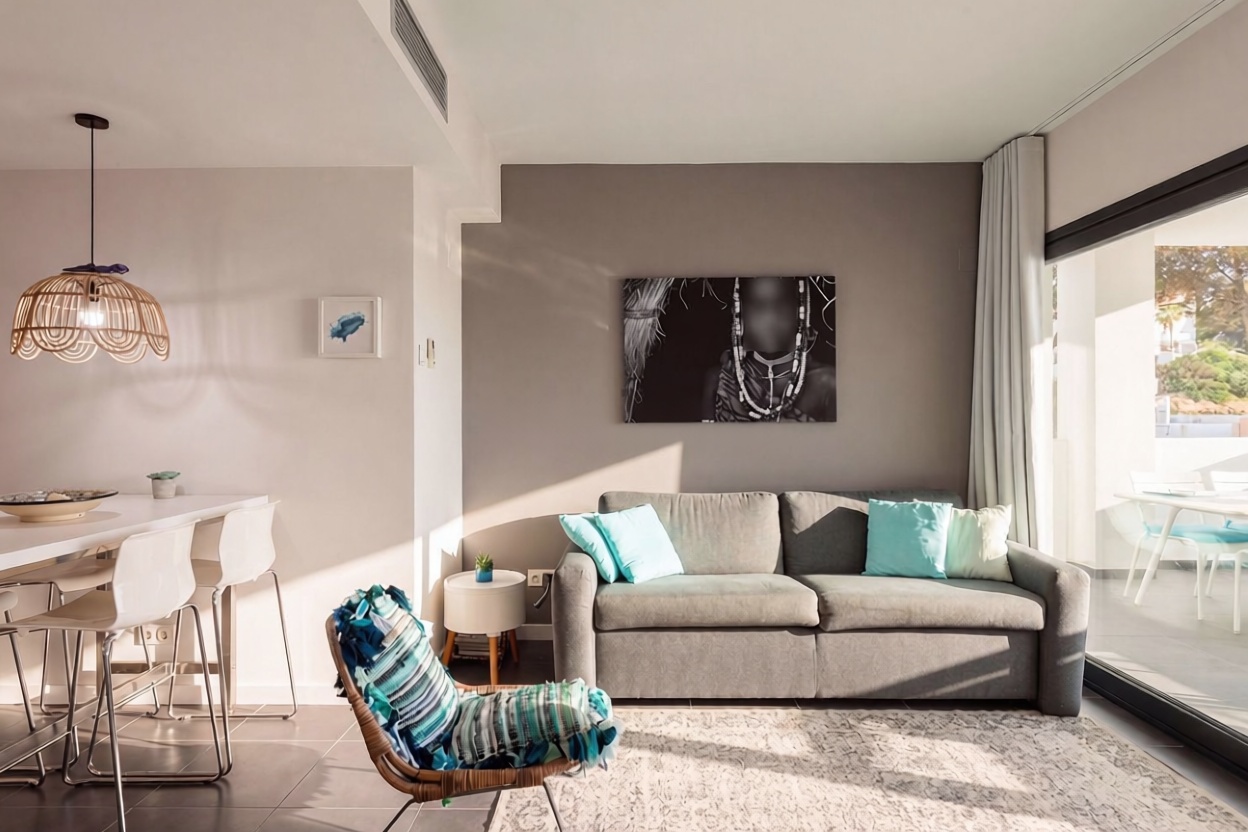 Beachfront flat in Sant Josep de sa Talaia — Living room