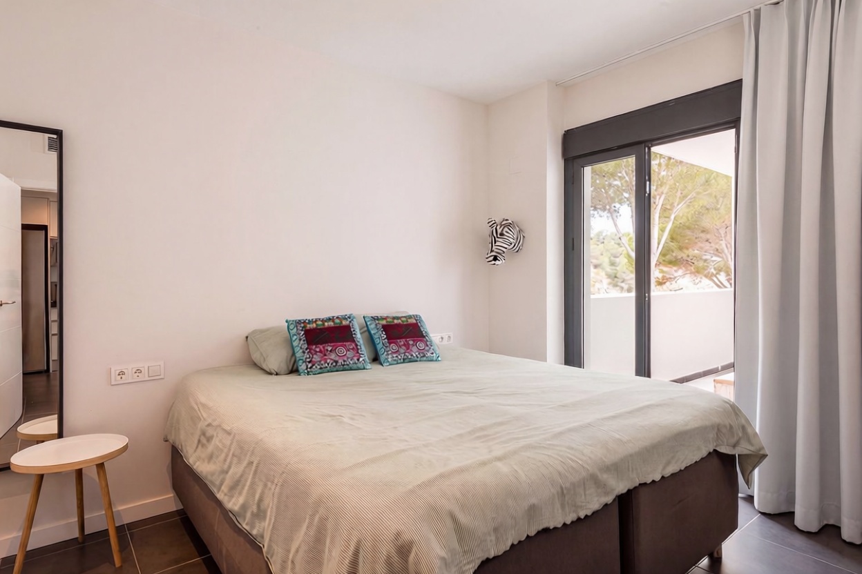 Beachfront flat in Sant Josep de sa Talaia — Bedroom