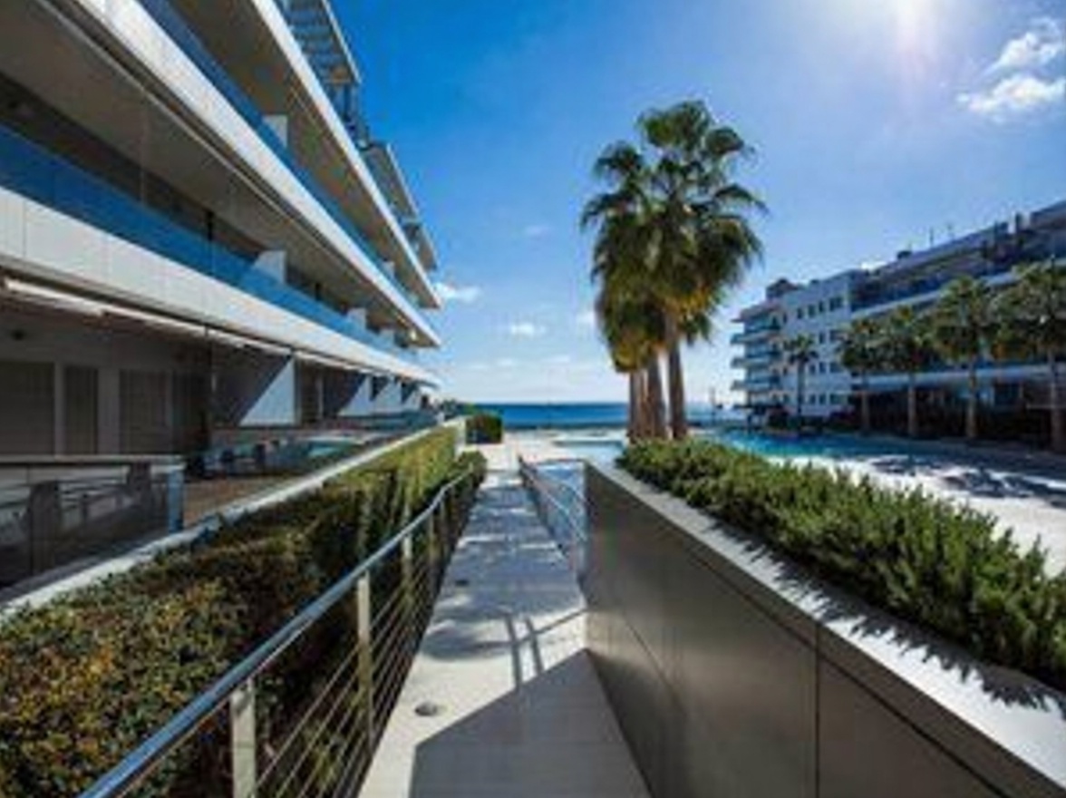 Wohnung in erste Strandlinie in Eivissa — Meerblick