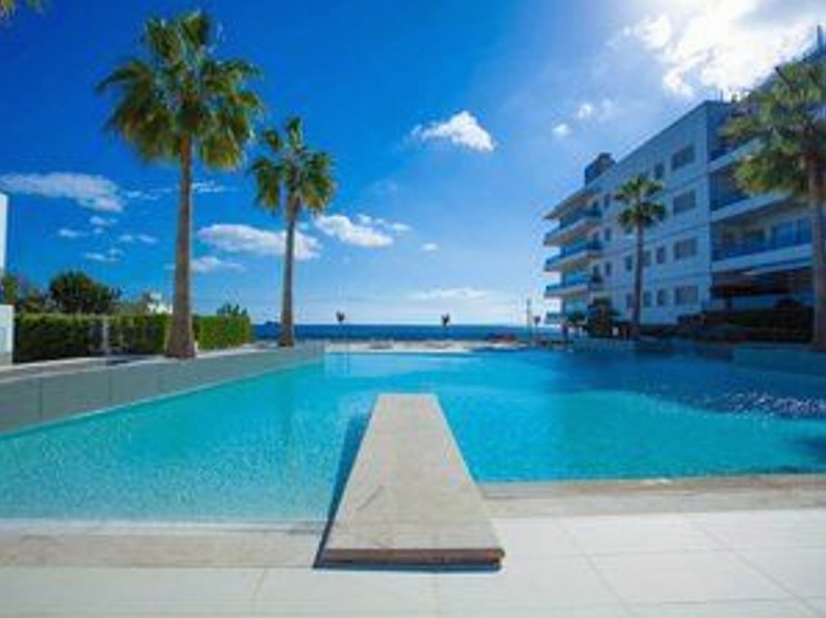 Wohnung in erste Strandlinie in Eivissa — Pool