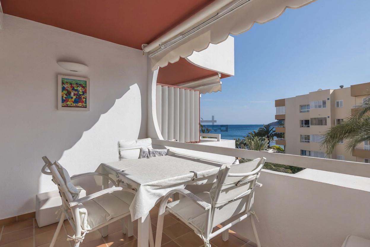 Wohnung in erste Strandlinie in Santa Eulalia del Río