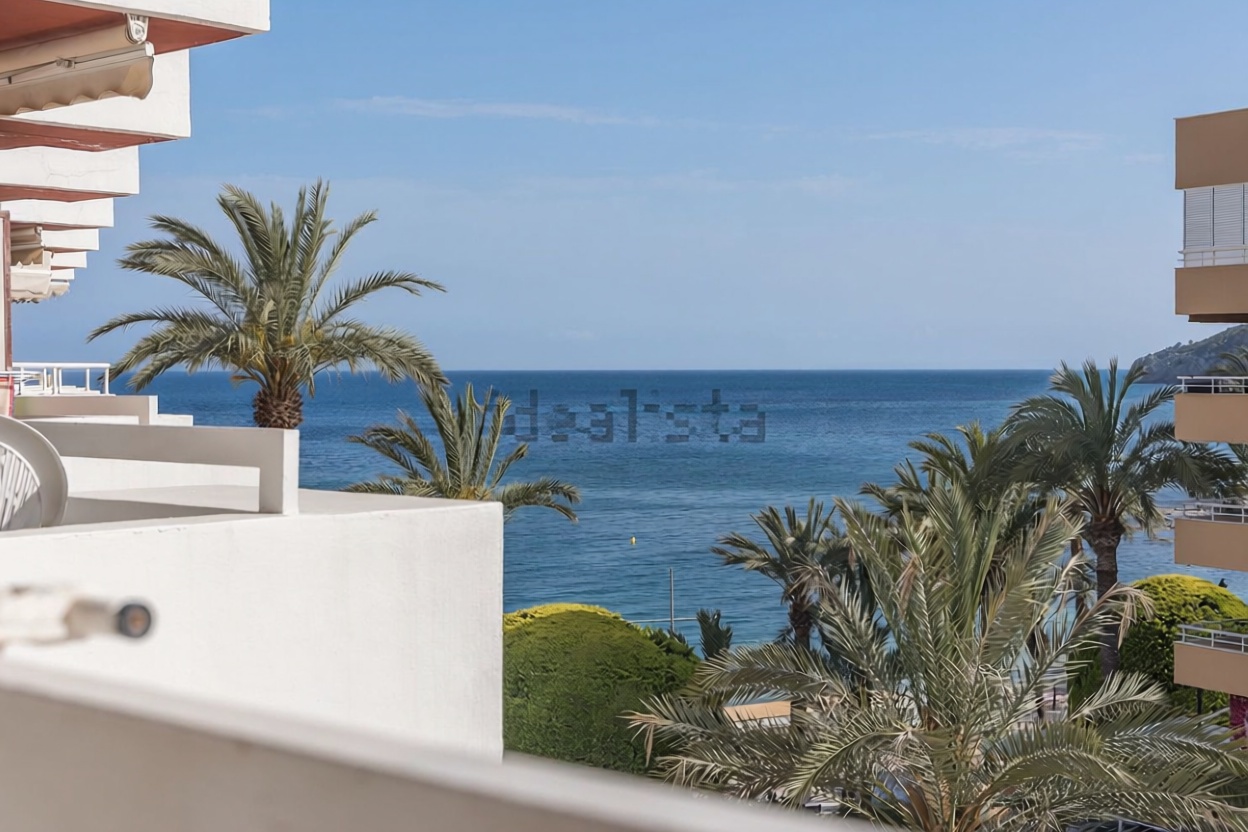 Wohnung in erste Strandlinie in Santa Eulalia del Río — Meerblick