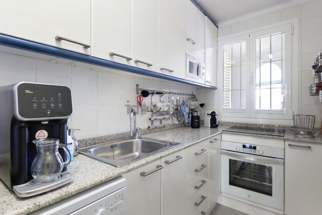 Wohnung in erste Strandlinie in Santa Eulalia del Río — Küche