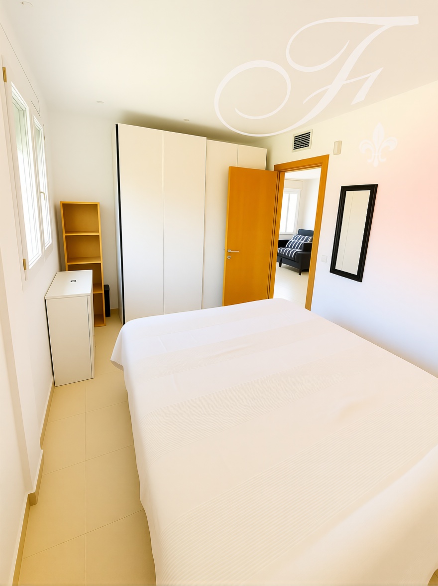 Beachfront flat in Sant Josep de sa Talaia — Bedroom