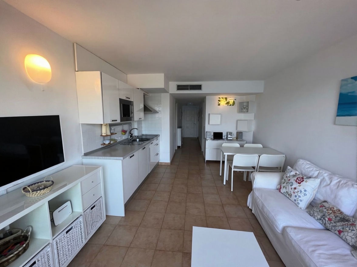Seafront attic in Santa Eulalia del Río — Living room