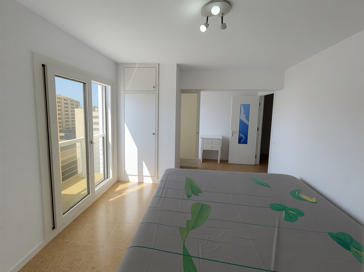 Beachfront flat in Sant Antoni de Portmany — Bedroom