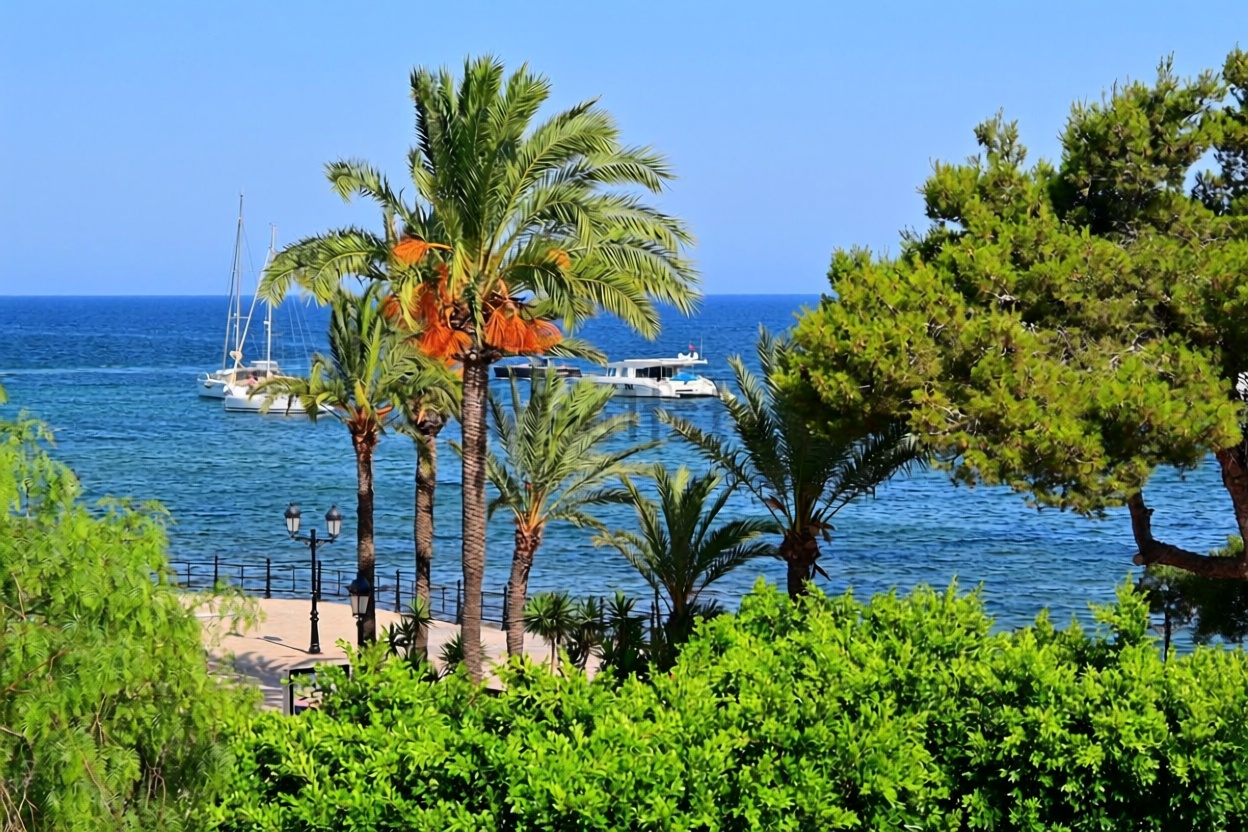 Wohnung in erste Strandlinie in Santa Eulalia del Río — Meerblick