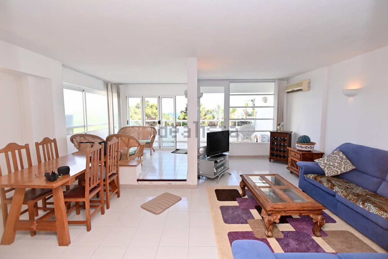 Wohnung in erste Strandlinie in Santa Eulalia del Río — Wohnzimmer