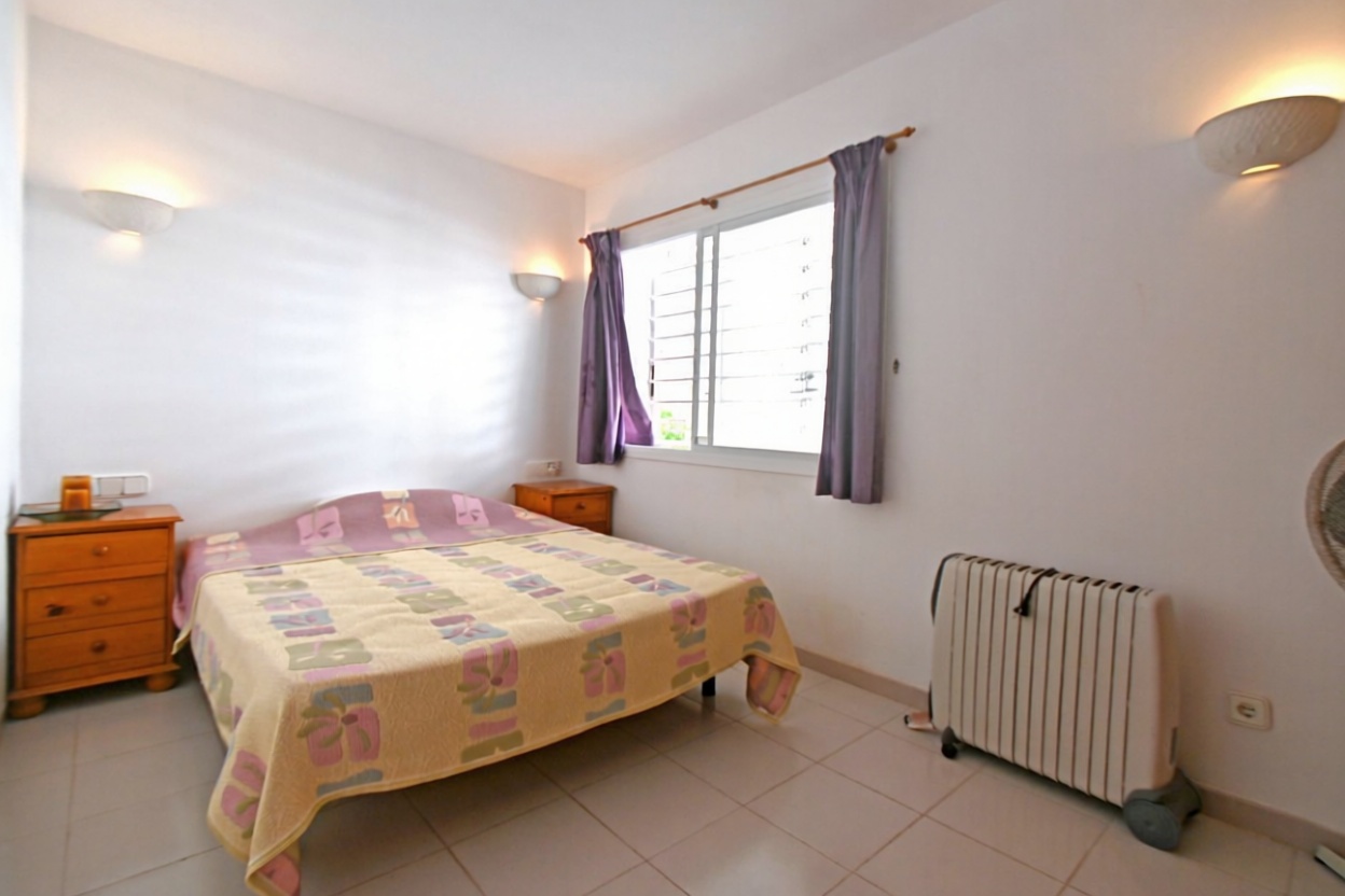Wohnung in erste Strandlinie in Santa Eulalia del Río — Schlafzimmer