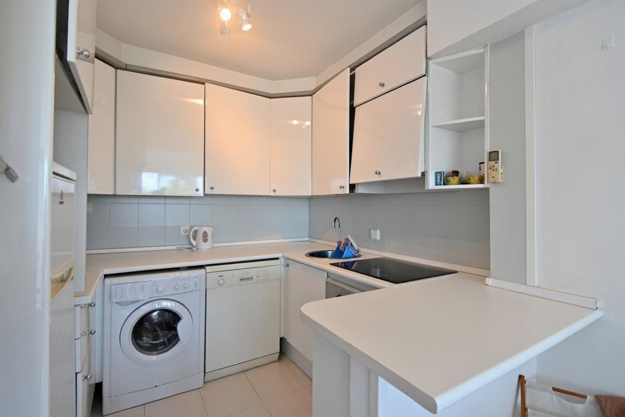 Wohnung in erste Strandlinie in Santa Eulalia del Río — Küche