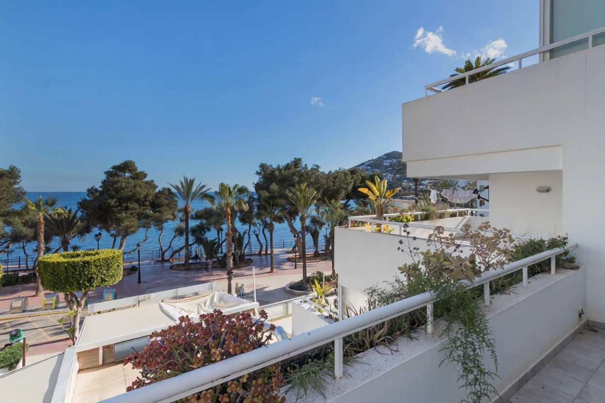 Wohnung in erste Strandlinie in Santa Eulalia del Río