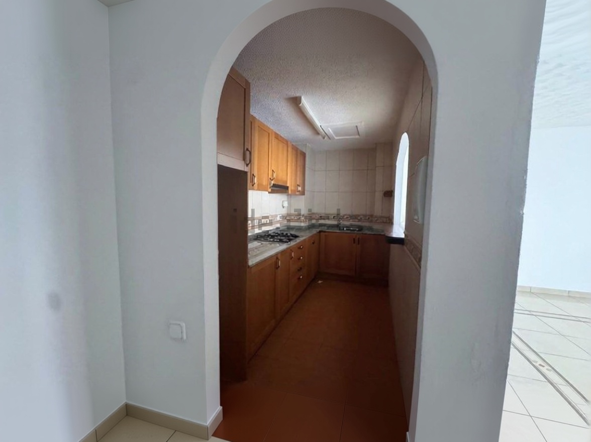 Beachfront flat in Santa Eulalia del Río — Kitchen