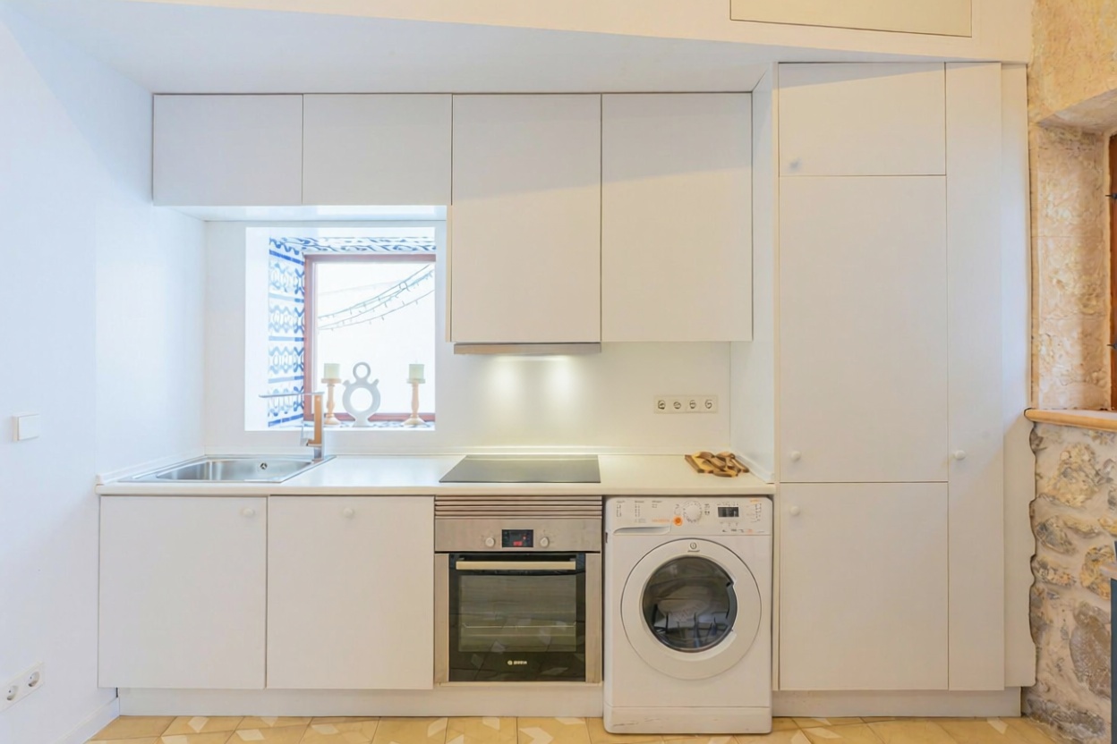 Beachfront flat in Eivissa — Kitchen