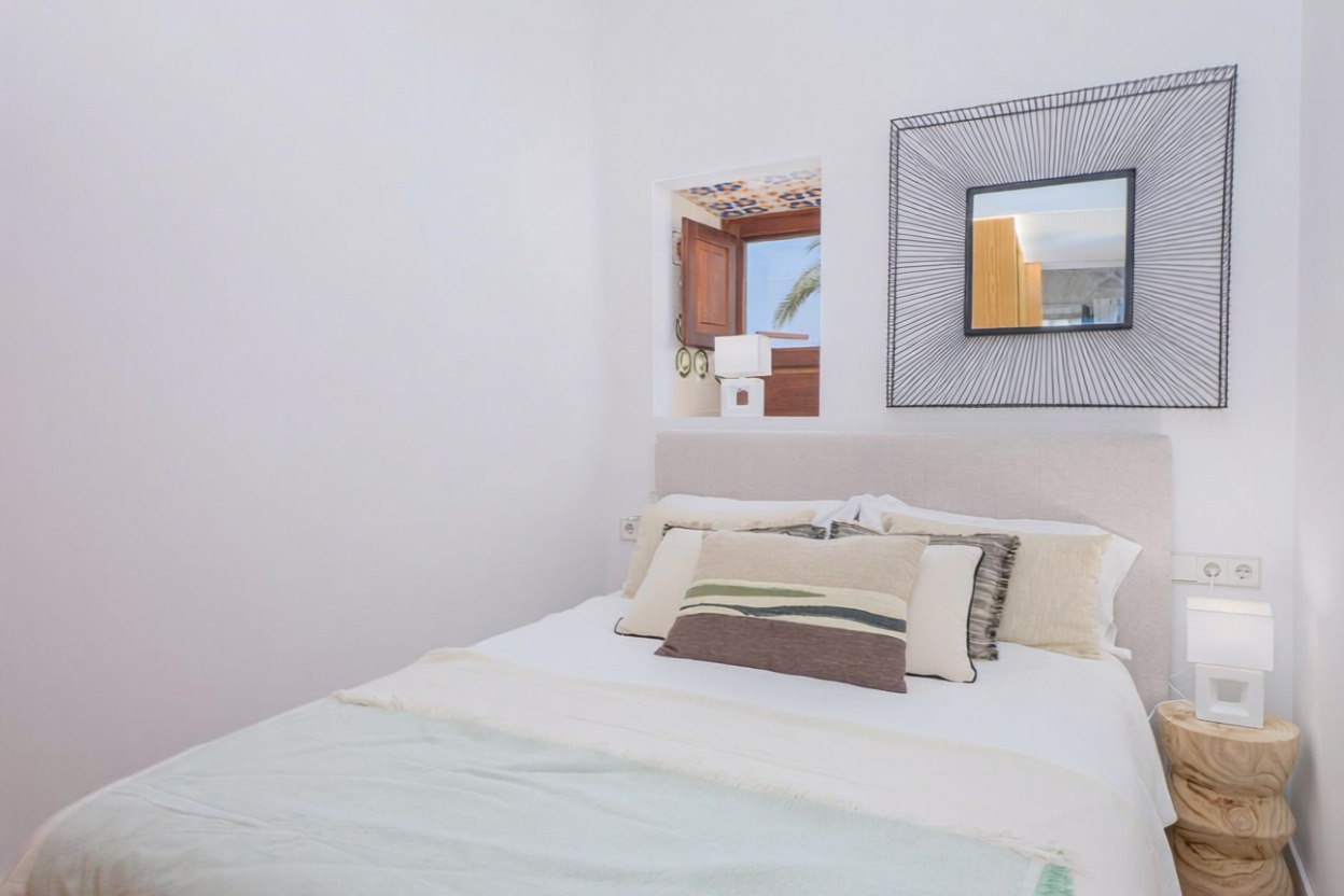 Beachfront flat in Eivissa — Bedroom