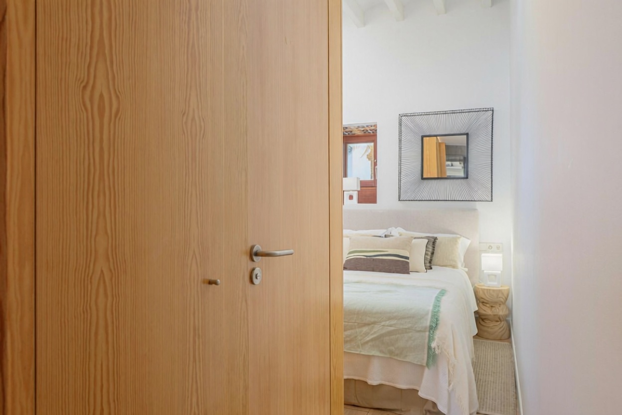 Beachfront flat in Eivissa — Bedroom