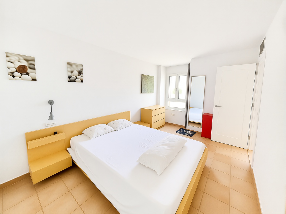 Wohnung in erste Strandlinie in Santa Eulalia del Río — Schlafzimmer