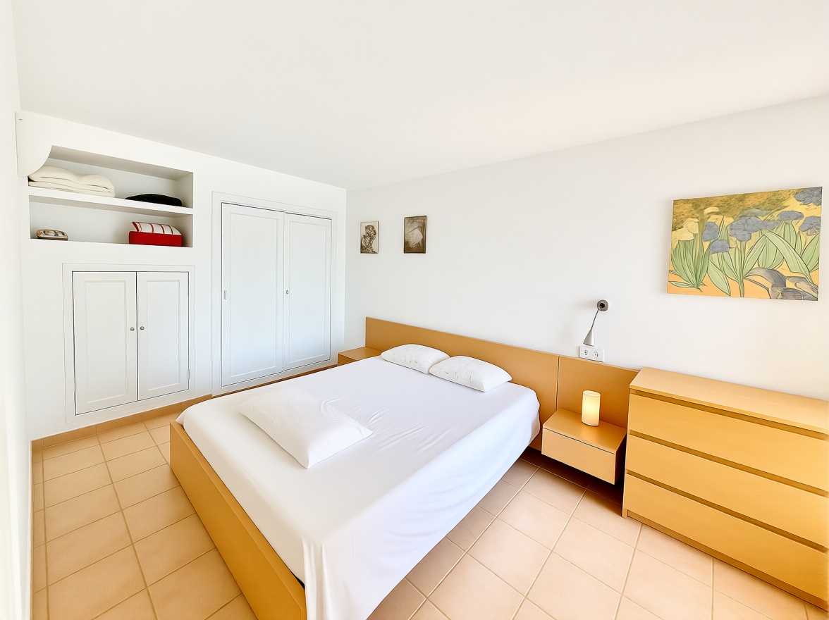 Wohnung in erste Strandlinie in Santa Eulalia del Río — Schlafzimmer