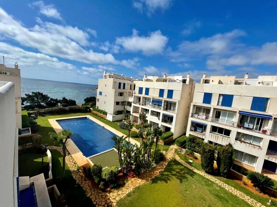 Duplex in erste Strandlinie in Santa Eulalia del Río