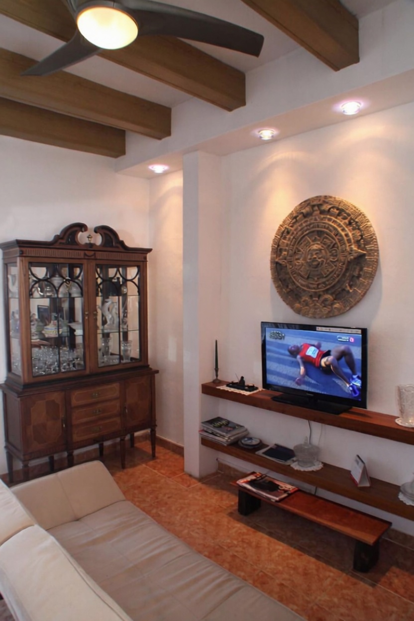 Chalet with direct beach access in Eivissa — Living room