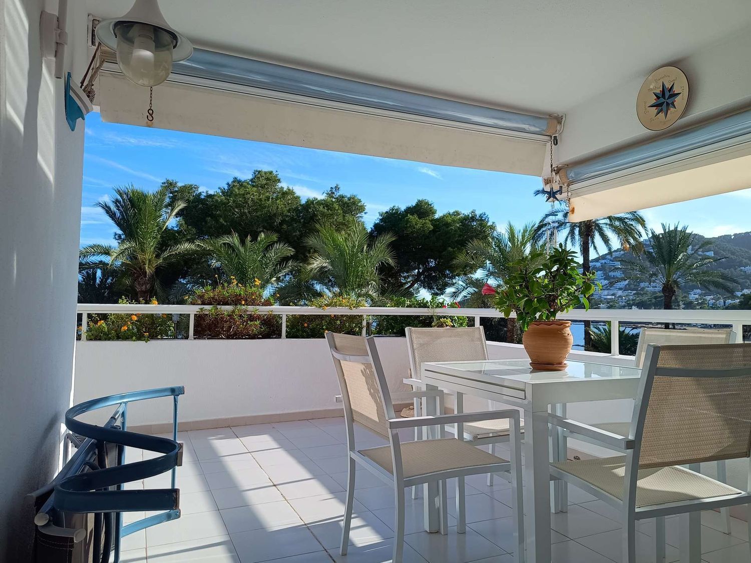 Apartamento em primeira linha de praia em Santa Eulalia del Río — Terraço mar