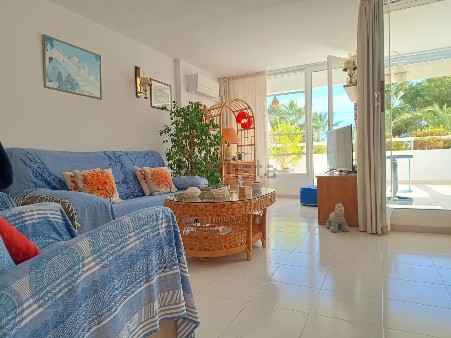 Apartamento em primeira linha de praia em Santa Eulalia del Río — Sala