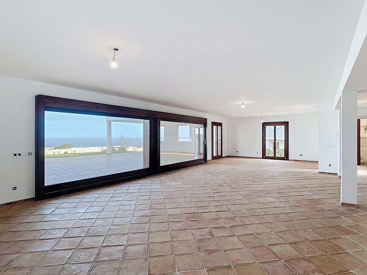 Chalet with direct beach access in Ciutadella — Living room