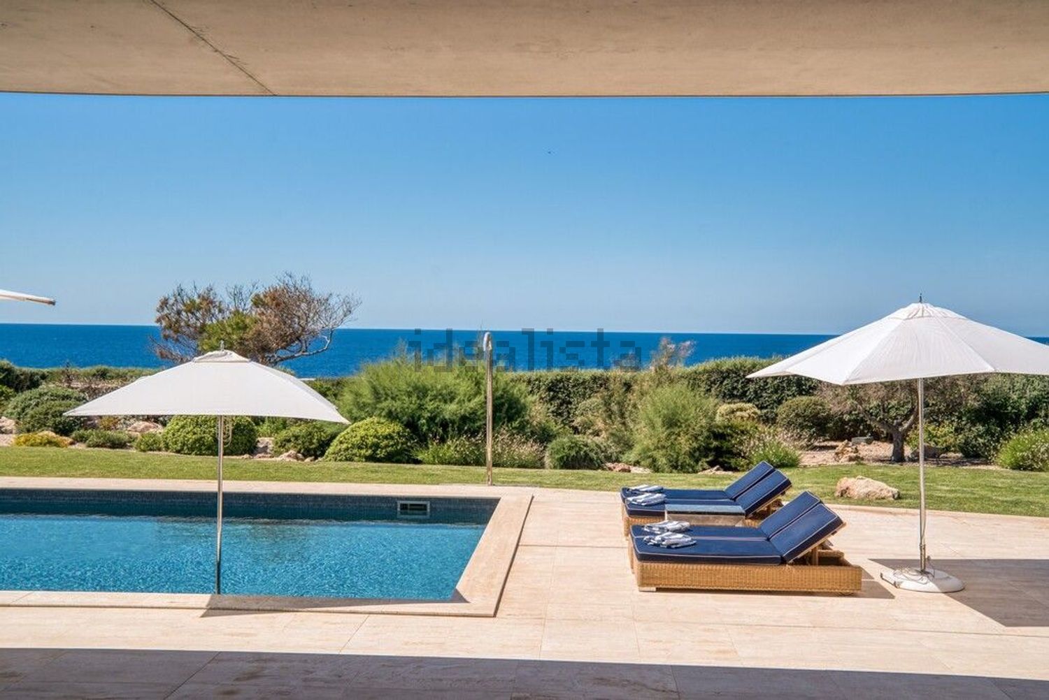 Chalet with direct beach access in Maó/Mahón — Sea view