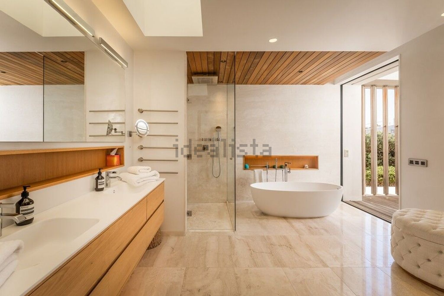Chalet with direct beach access in Maó/Mahón — Bathroom