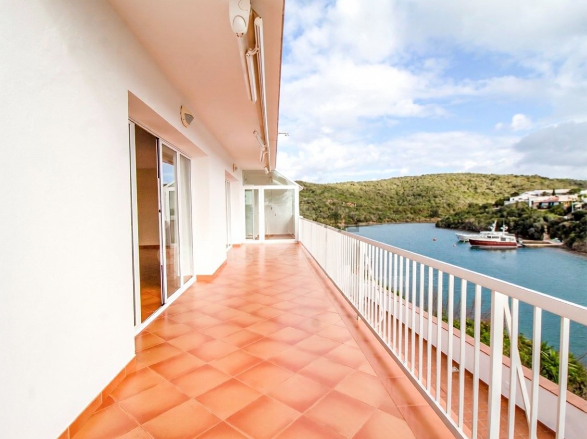 Chalet mit direkter Strandzugang in Maó/Mahón
