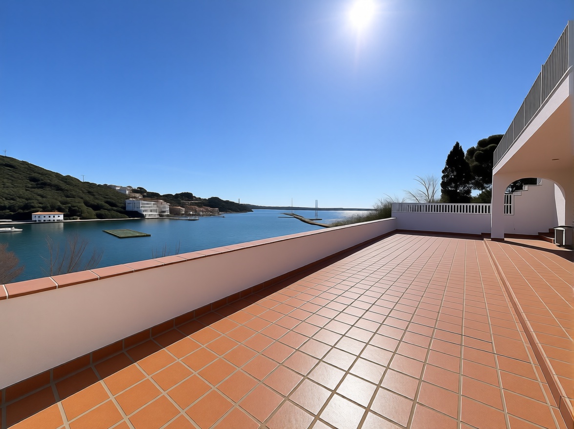 Chalet mit direkter Strandzugang in Maó/Mahón