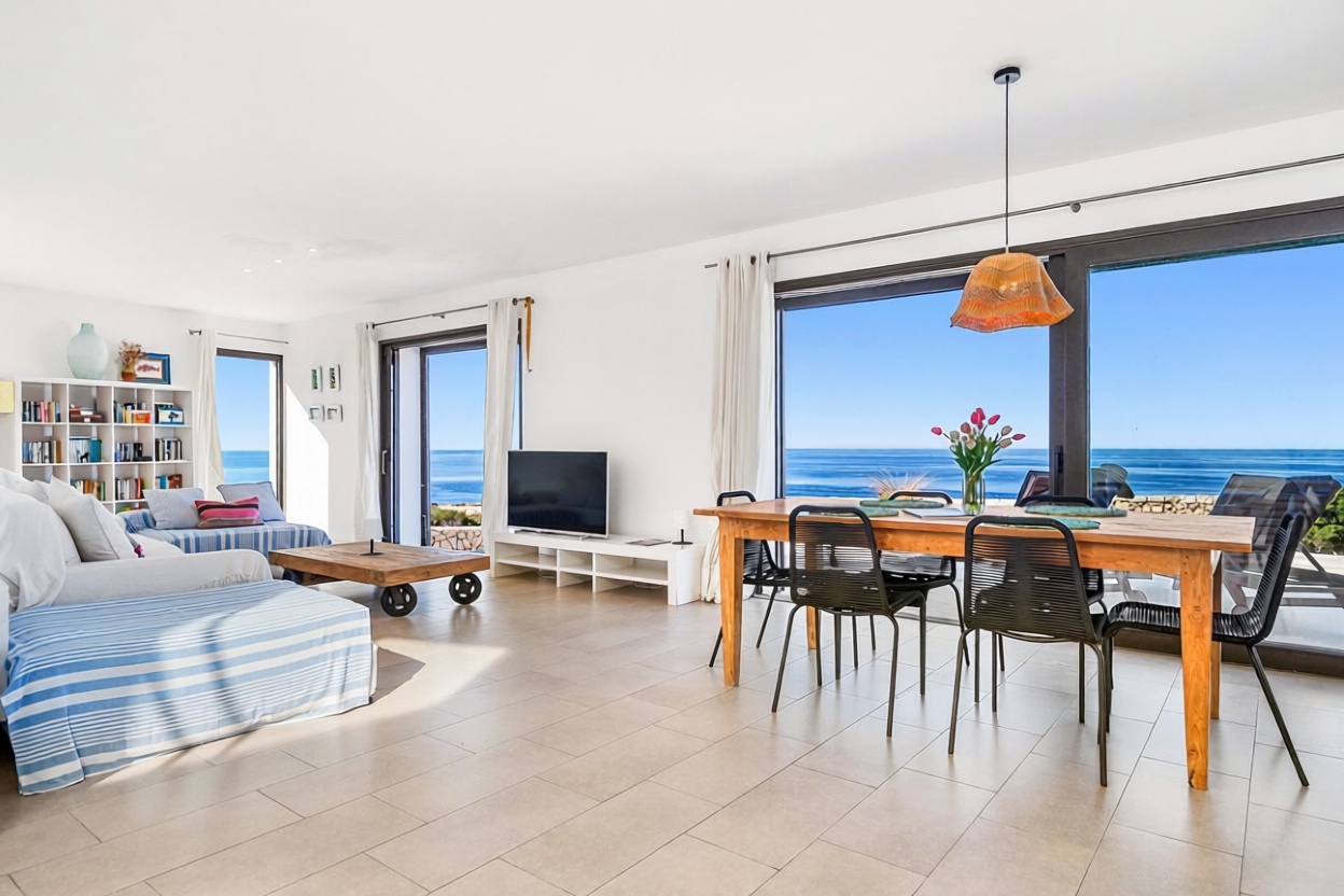 Chalet con acceso directo a playa en Ciutadella — Salón