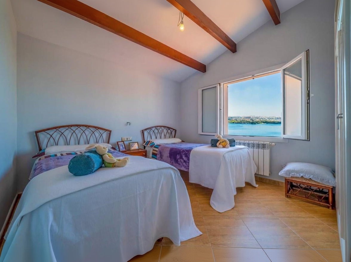 Chalet mit direkter Strandzugang in Maó/Mahón — Schlafzimmer