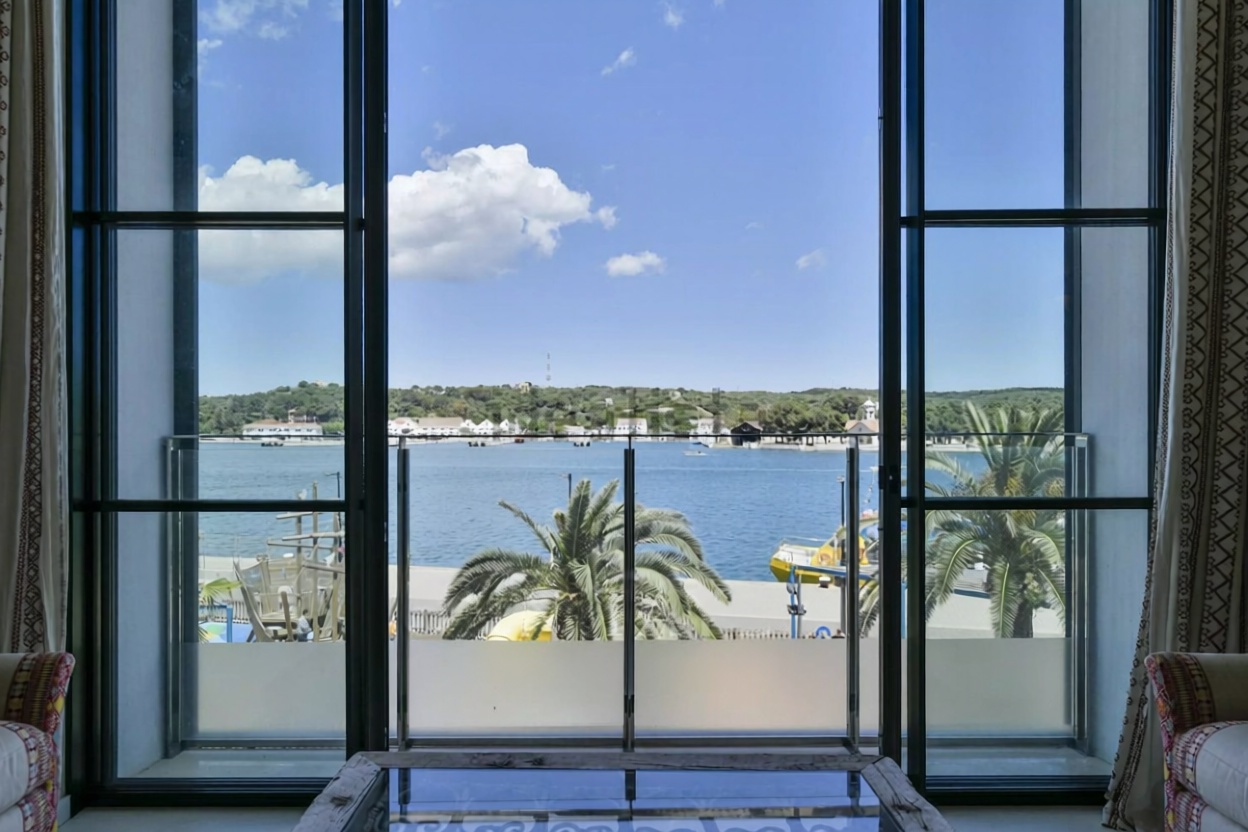 Chalet mit direkter Strandzugang in Maó