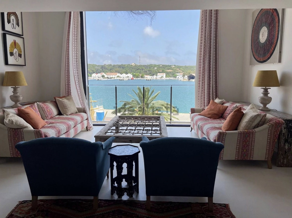 Chalet con acceso directo a playa en Maó — Salón