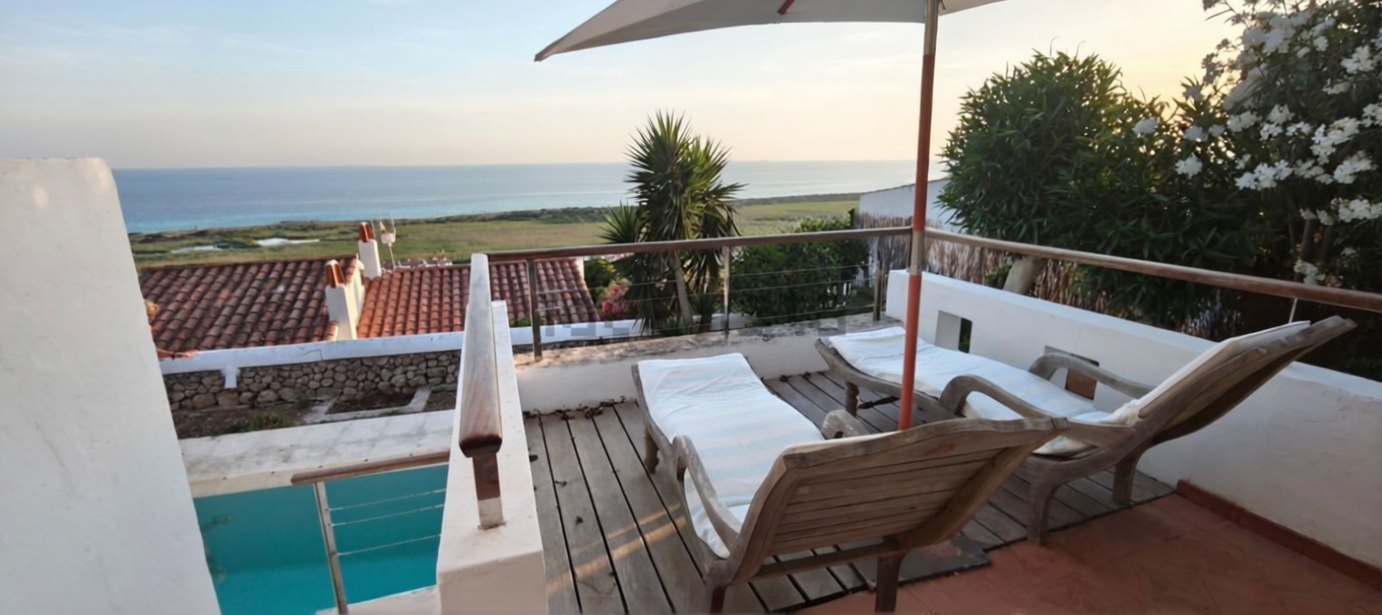 Chalet mit direkter Strandzugang in Alaior — Meerterrasse