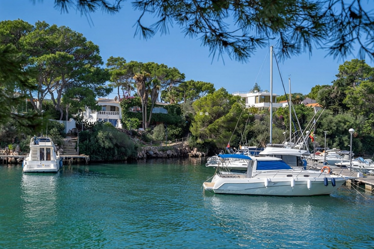 Chalet con acceso directo a playa en Ciutadella — Vista mar